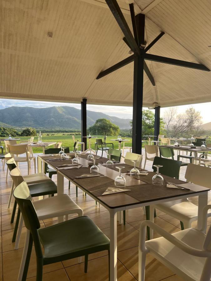 Rivland Resort Païta 外观 照片